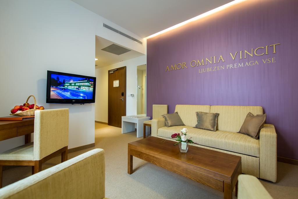 Rimske Terme - Hotel Zdraviliski Dvor 里姆斯克·托普利采 客房 照片