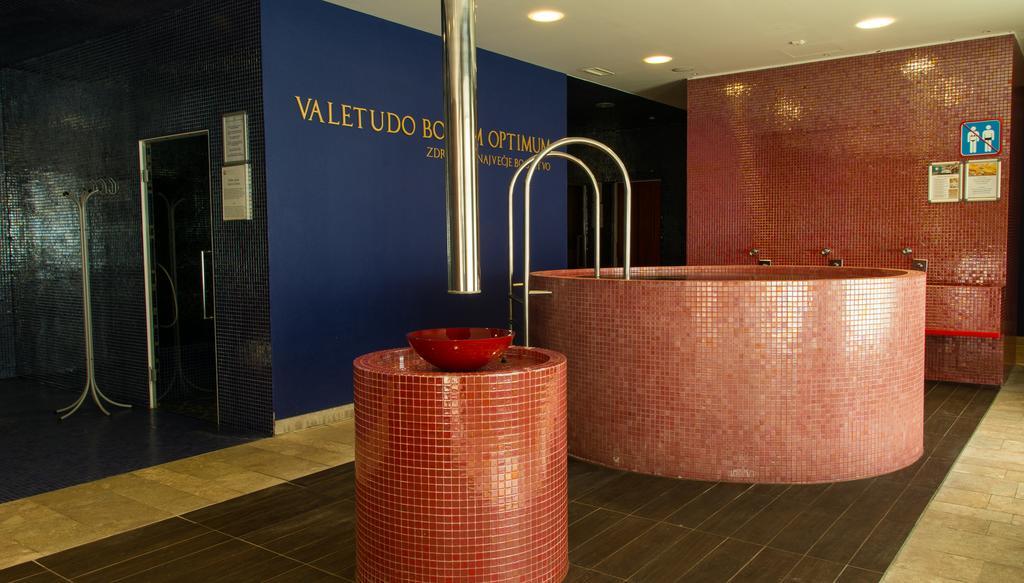 Rimske Terme - Hotel Zdraviliski Dvor 里姆斯克·托普利采 外观 照片