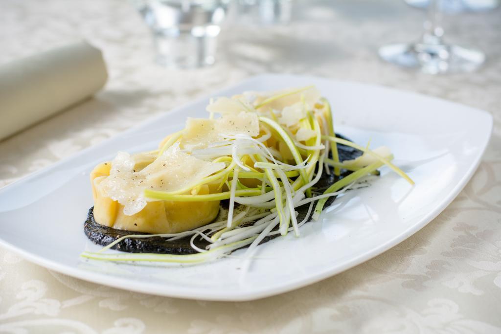 Rimske Terme - Hotel Zdraviliski Dvor 里姆斯克·托普利采 外观 照片