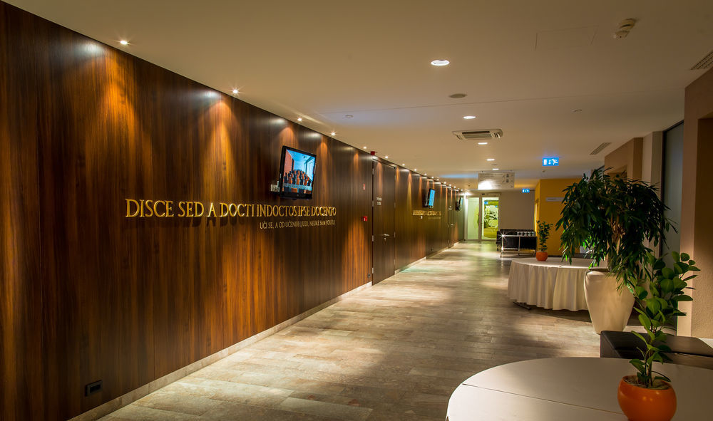 Rimske Terme - Hotel Zdraviliski Dvor 里姆斯克·托普利采 外观 照片