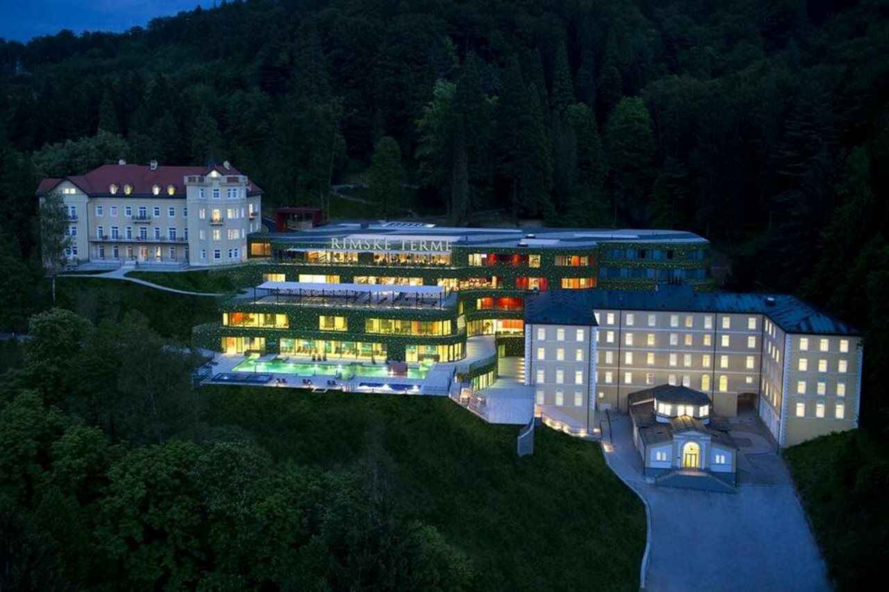 Rimske Terme - Hotel Zdraviliski Dvor 里姆斯克·托普利采 外观 照片